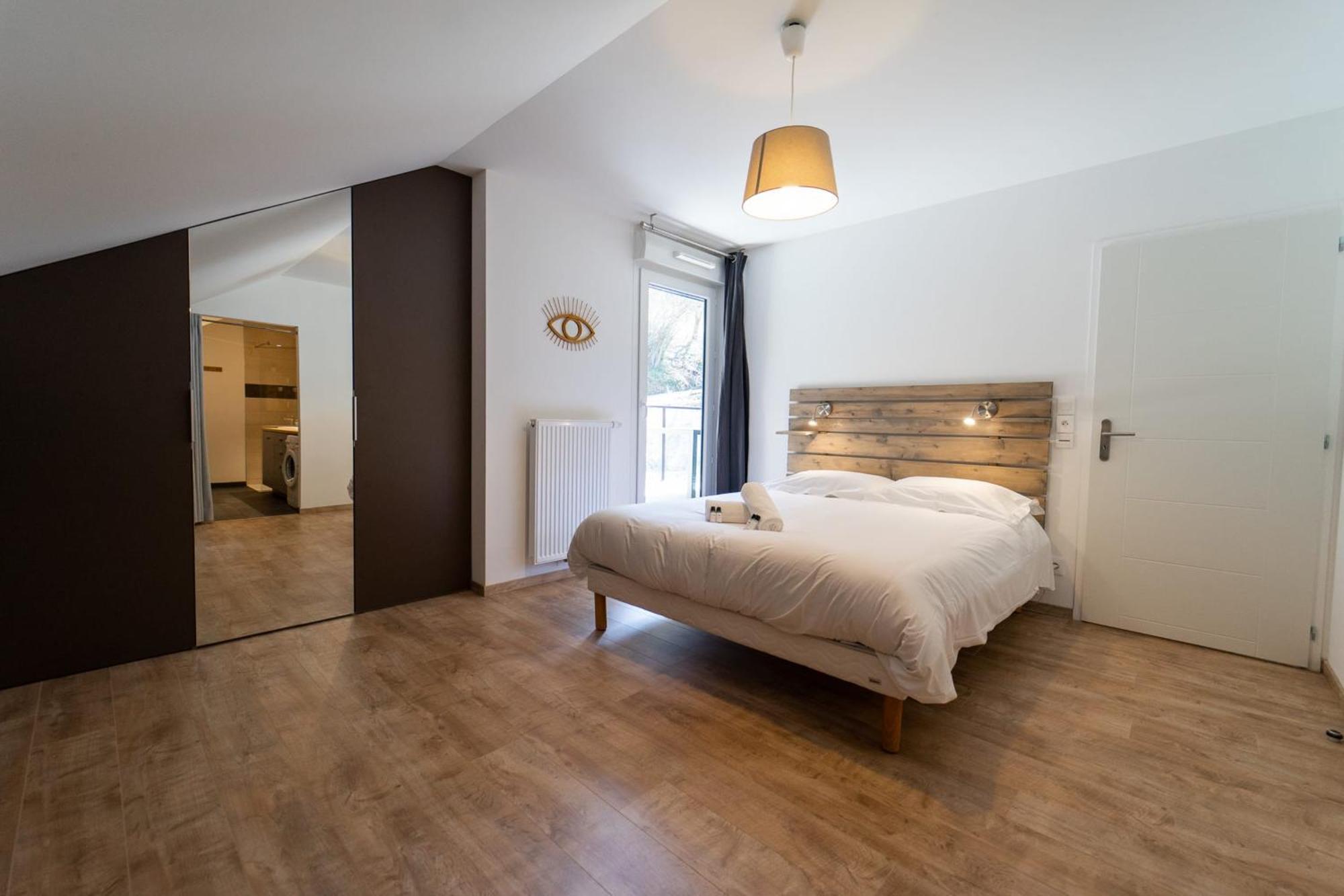La Champanaise - 2 Bedroom Apartment 300M From Lake Annecy 뒤엥 외부 사진